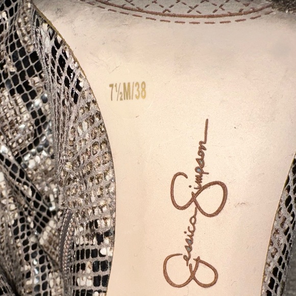 Healed knee boots - Picture 3 of 4